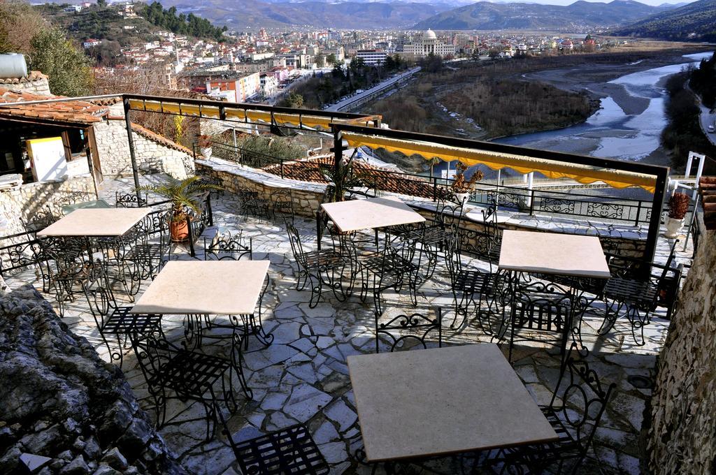 Guva Mangalem Hotel Restaurant Berat Exterior foto